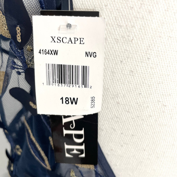 Xscape 3D Floral Applique Illusion Bodice Ball Gown In Navy Size 18W New - Picture 13 of 16